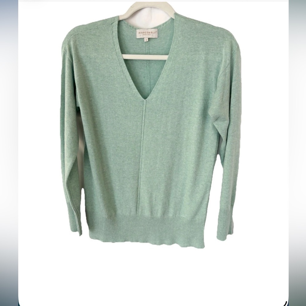 Bianco & Blu green cashmere blend V-Neck Sweater